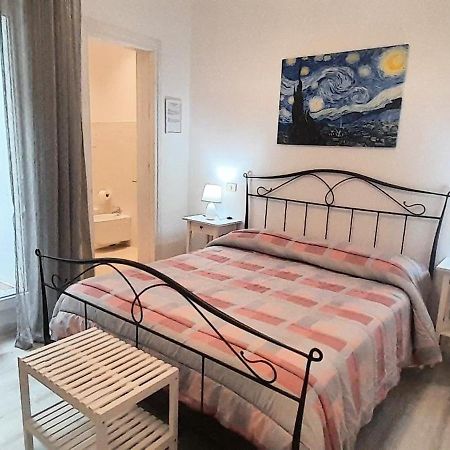 Margherita Guest House Ольбія Екстер'єр фото