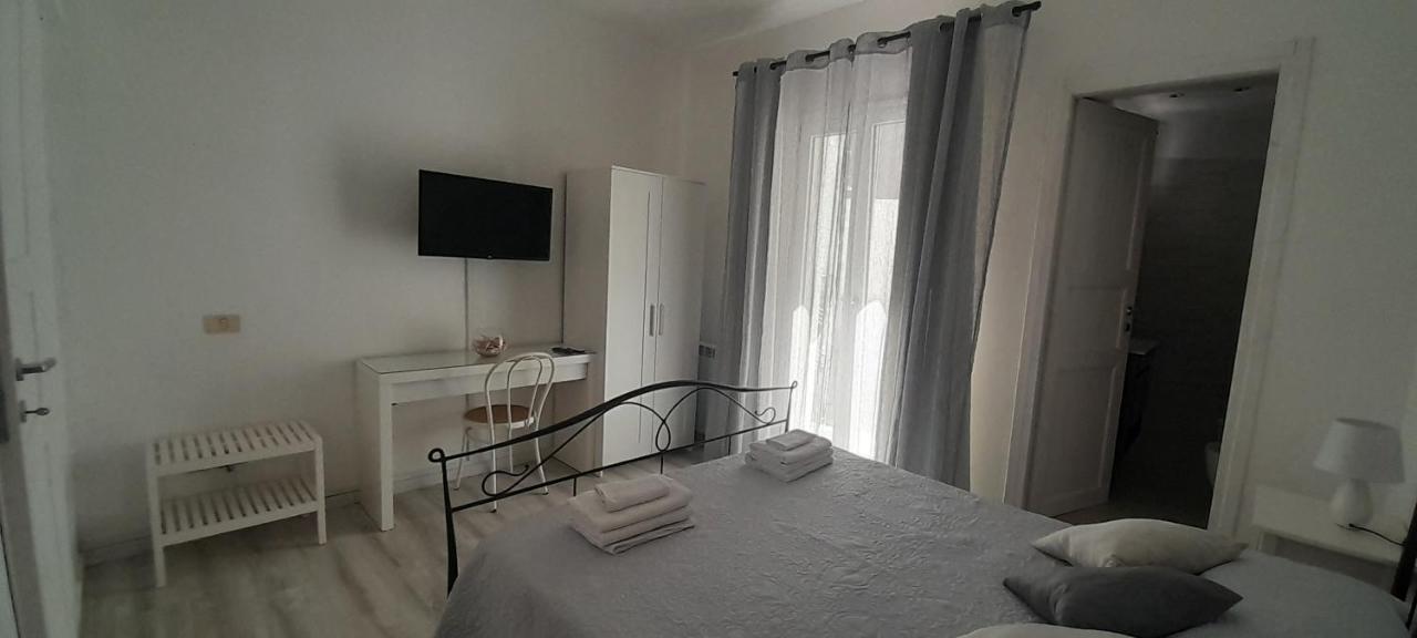Margherita Guest House Ольбія Екстер'єр фото
