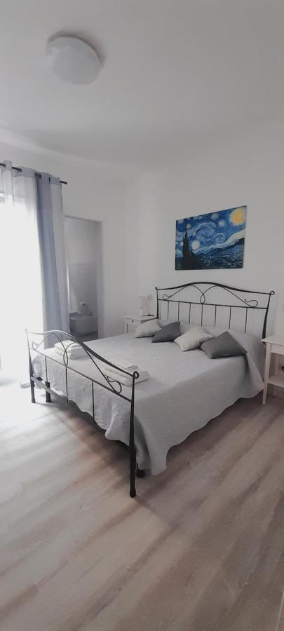 Margherita Guest House Ольбія Екстер'єр фото