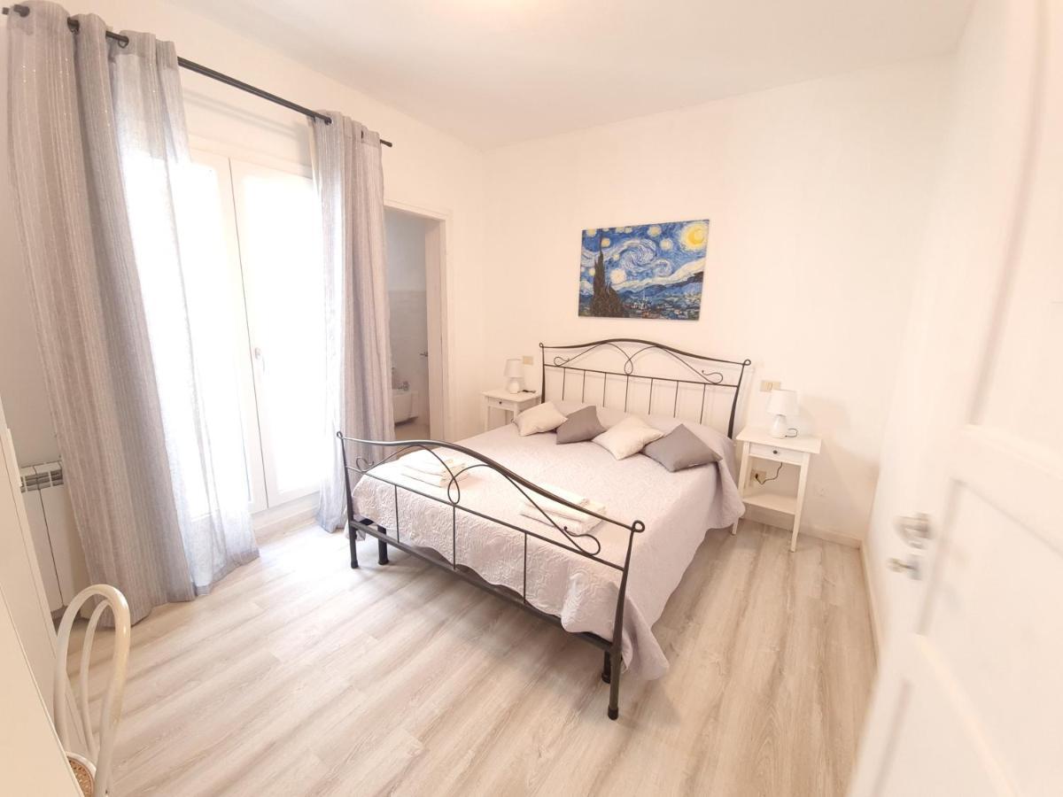 Margherita Guest House Ольбія Екстер'єр фото
