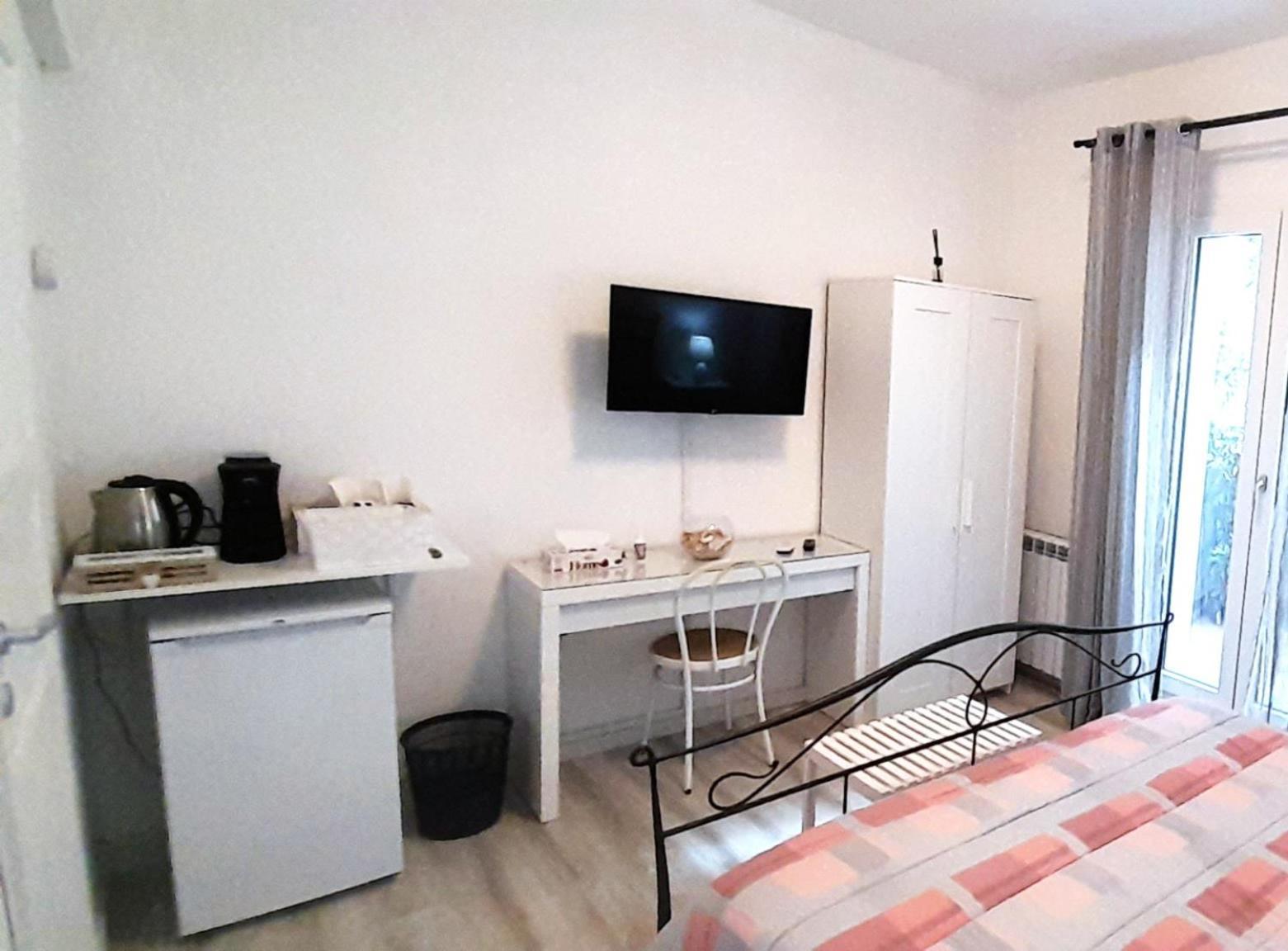 Margherita Guest House Ольбія Екстер'єр фото